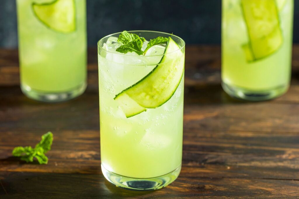 Gurkensirup und Gin